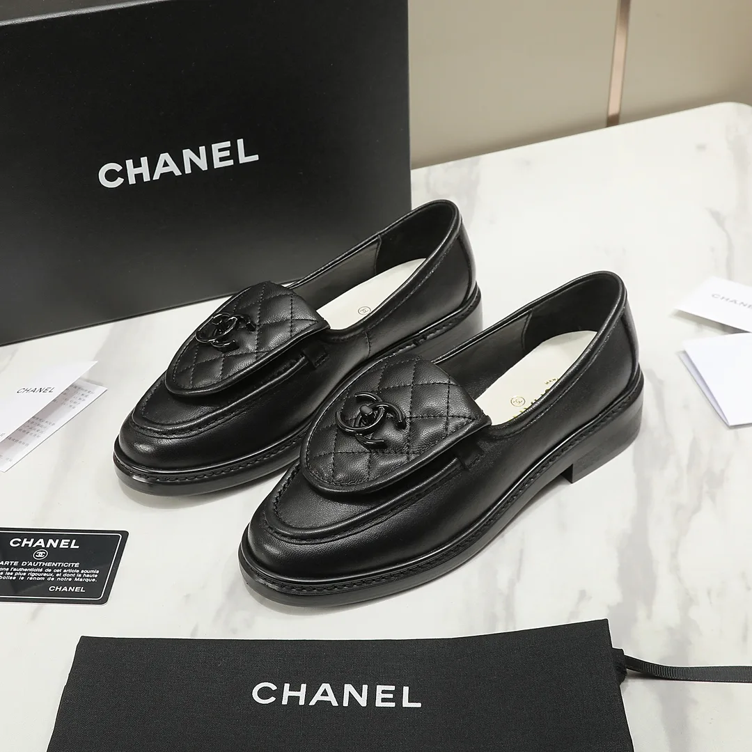 Chanel Cc Nib Turnlock Moccasins Flat Loafers Black Secondary image