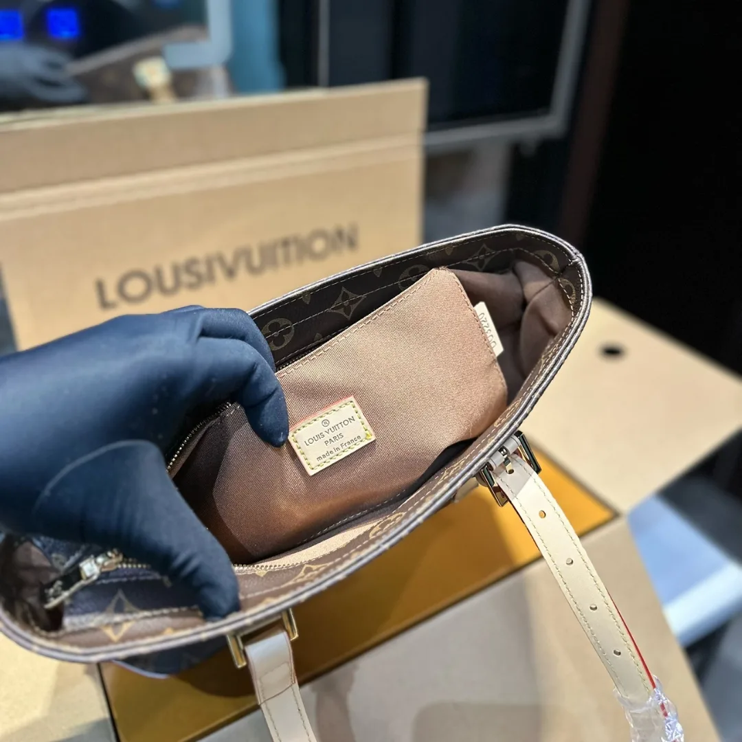 Louis Vuitton Piano Bag Monogram Canvas Brown 33Cm M12095 Secondary image