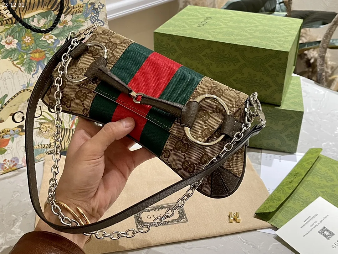 Gucci Horsebit Chain Small Shoulder Bag Beige 29Cm 764339 Facm2 8747 Secondary image