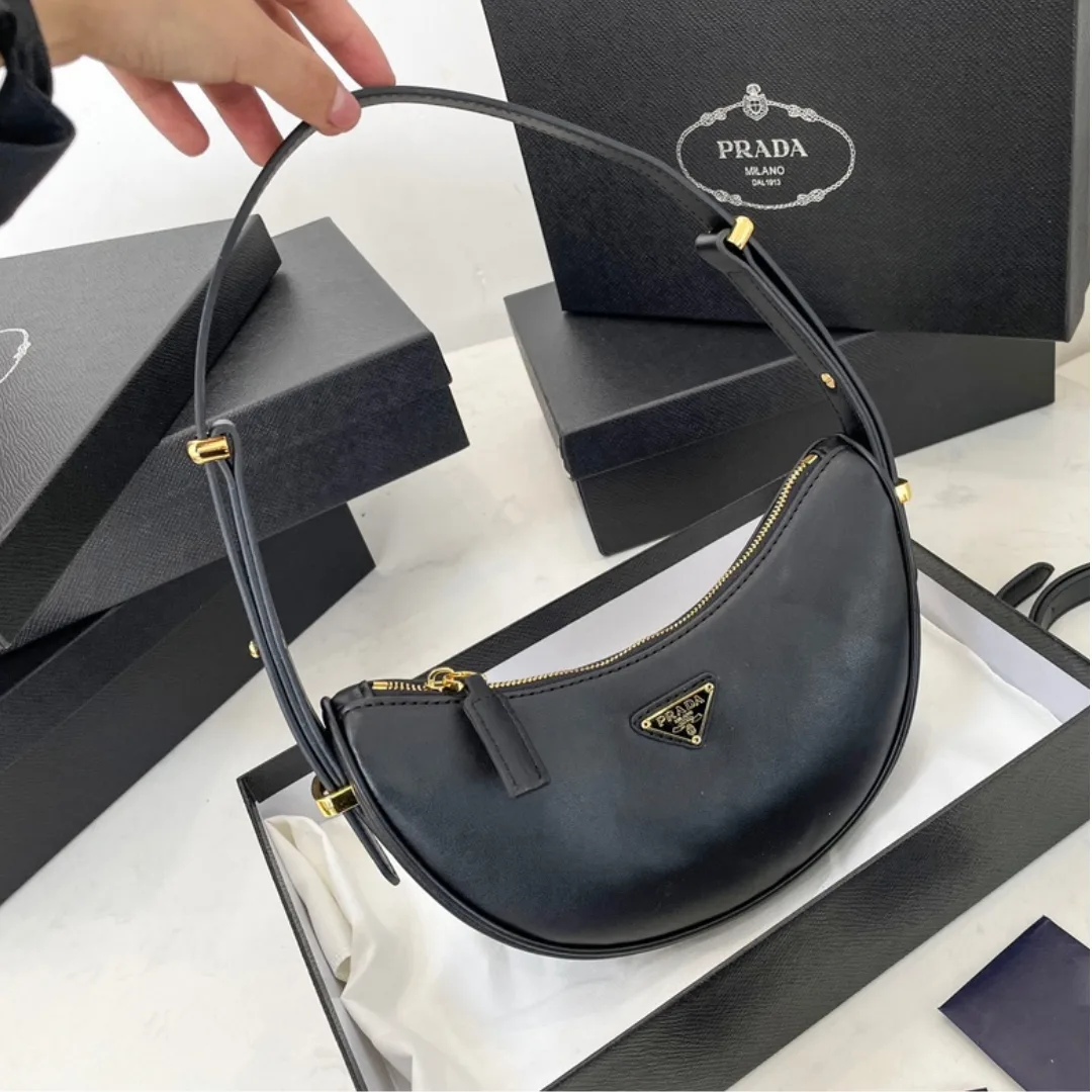 Prada Arqu Leather Shoulder Bag Black 23cm Secondary image
