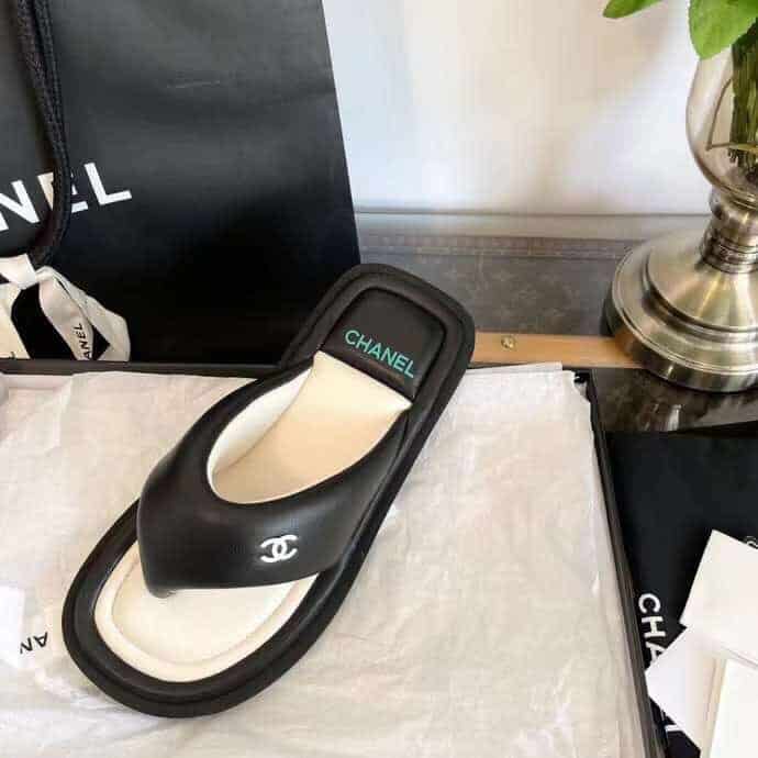 Chanel 22P Lambskin Padded Pool Thong Logo Black
