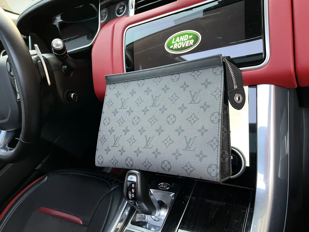 Louis Vuitton Pochette Voyage Mm Monogram Eclipse 27Cm M61692 Secondary image