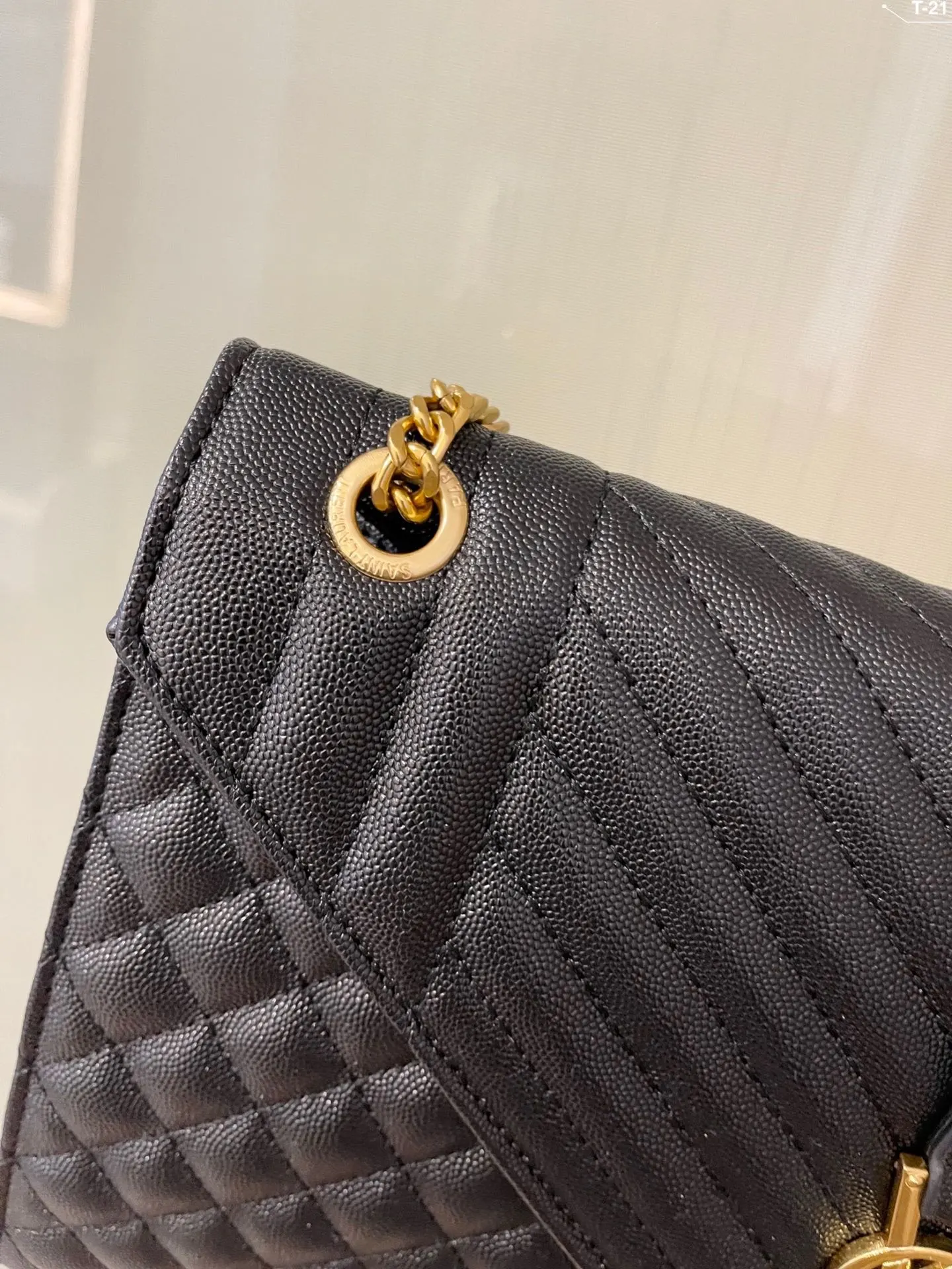 Saint Laurent Envelope Large Bag In Mix Matelasse Grain De Poudre Embossed Black Gold 31Cm 600166Bow911000 Secondary image