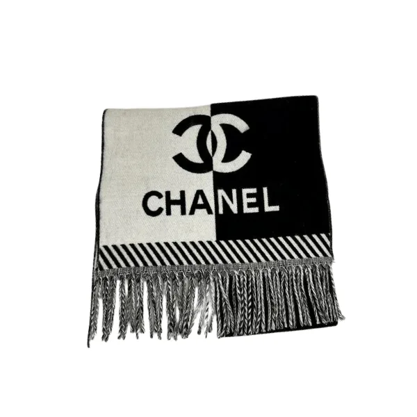 Chanel Black And White Wool Scarf Main image