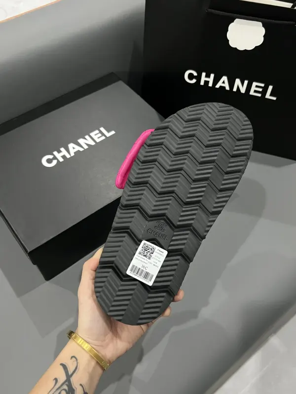 Chanel Cc Slippers Studded Pink