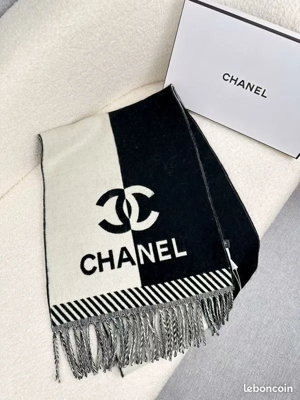 Chanel Black And White Wool Scarf