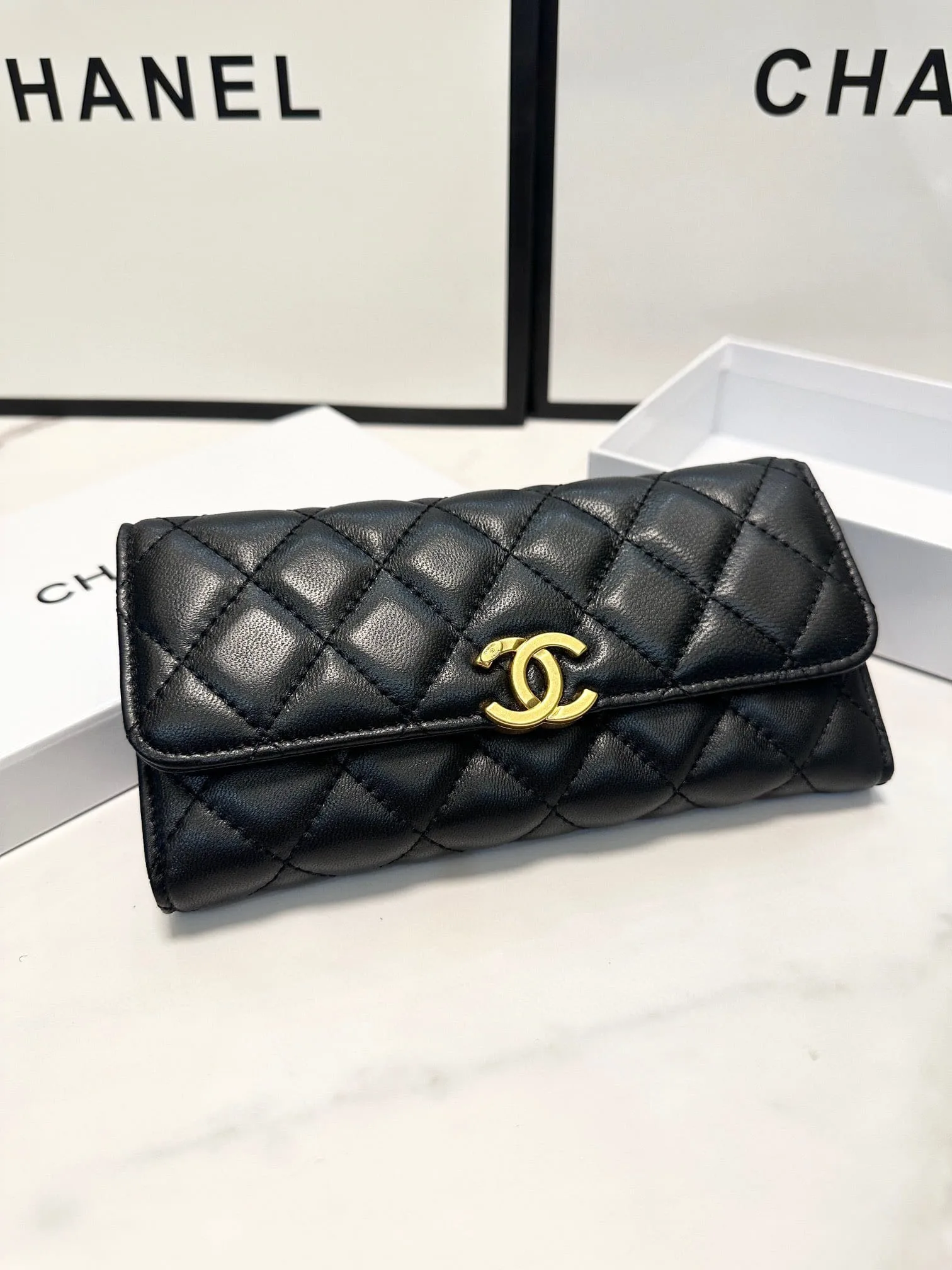 Chanel Long Flap Wallet Black 19Cm Secondary image