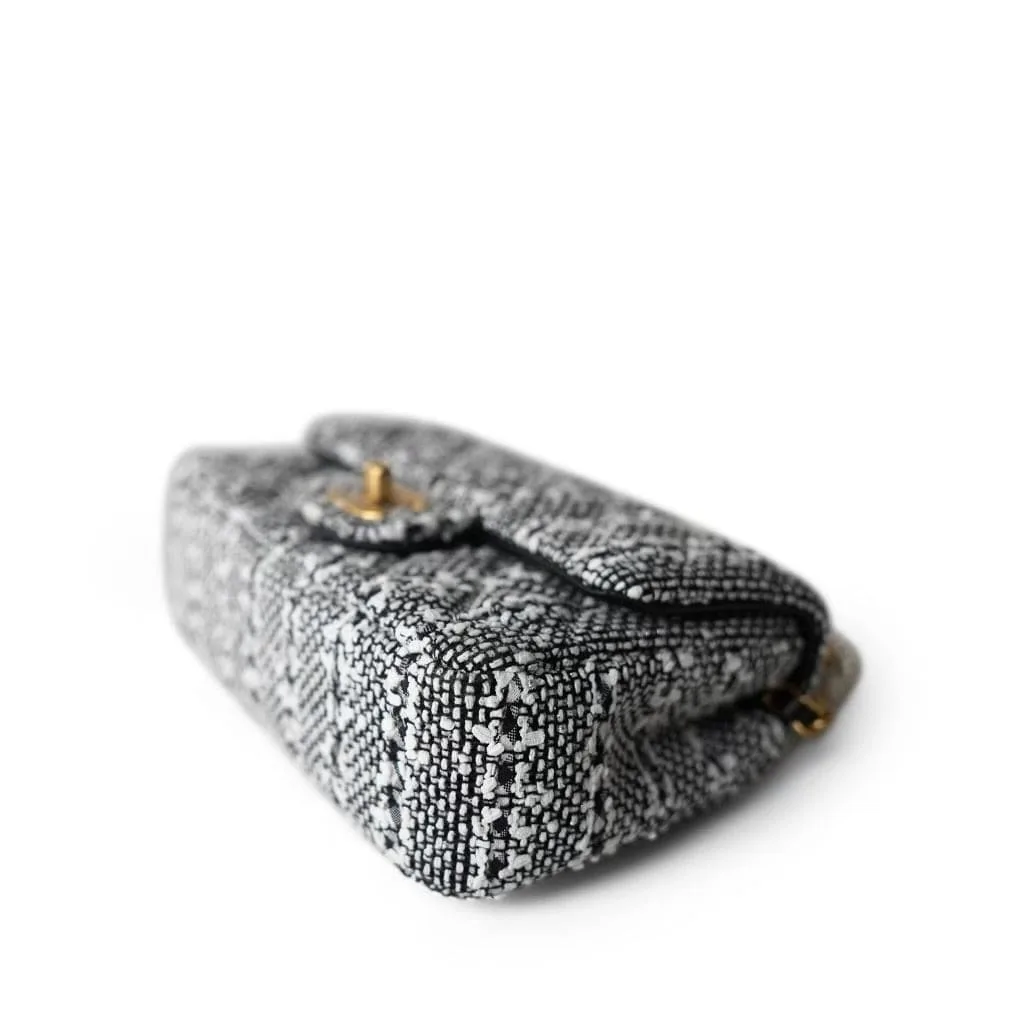 Chanel Black White Silver Tweed Quilted Pearl Aged Gold Hardware 17cm Secondary image