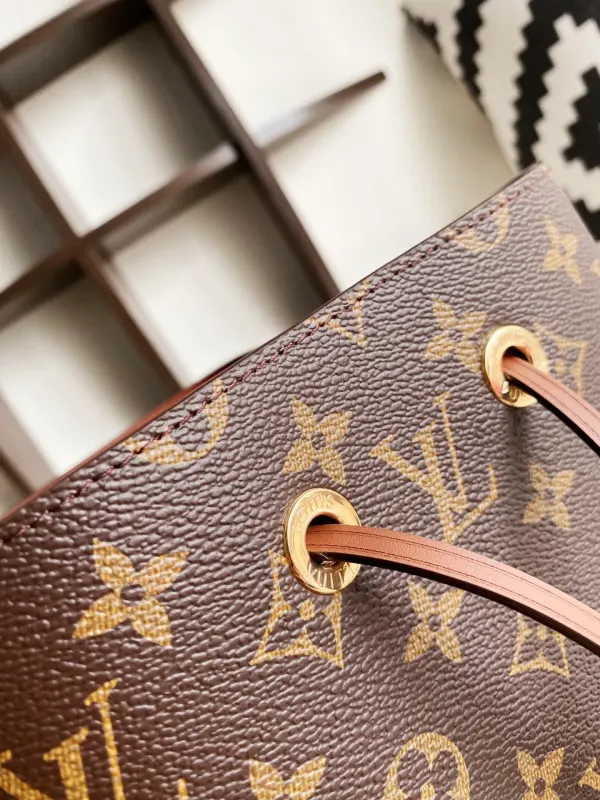 Louis Vuitton Neonoe Mm Brown M44887