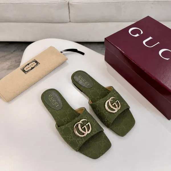 Gucci Classic Monogram Canvas Single-Strap Slide Sandals In Green