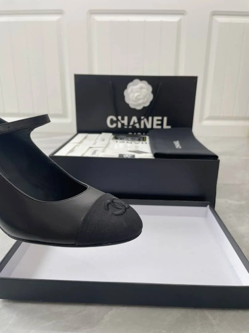 Chanel Mary Janes Black G45118 B14015 94305