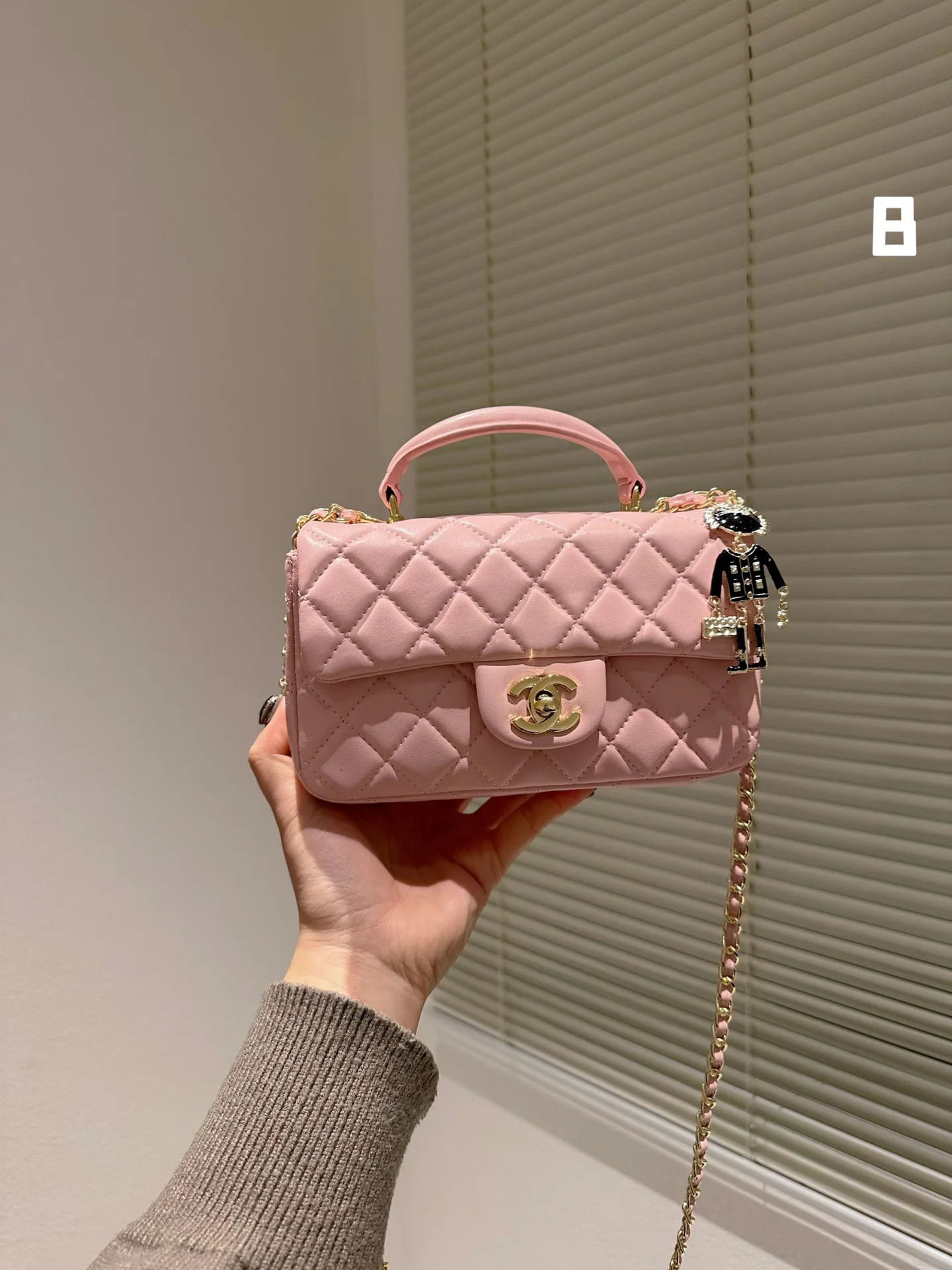 Chanel Mini Flap Bag With Top Handle Lion Charm Pink 21Cm Secondary image