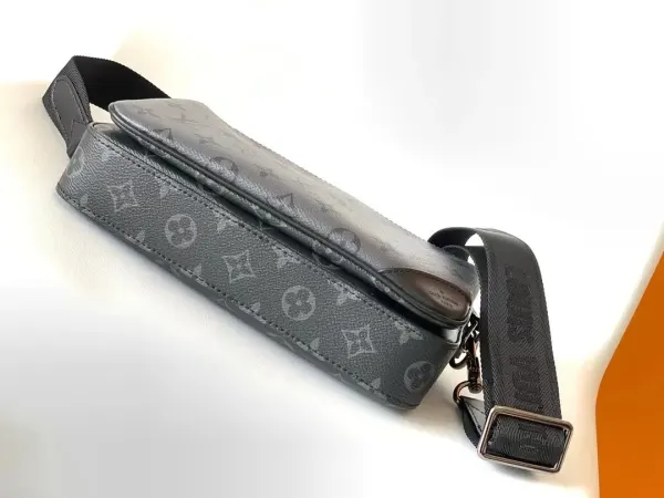 Louis Vuitton Trio Messenger Bag 24Cm M69443