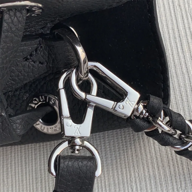Louis Vuitton Bella 22Cm Black M57070 Secondary image