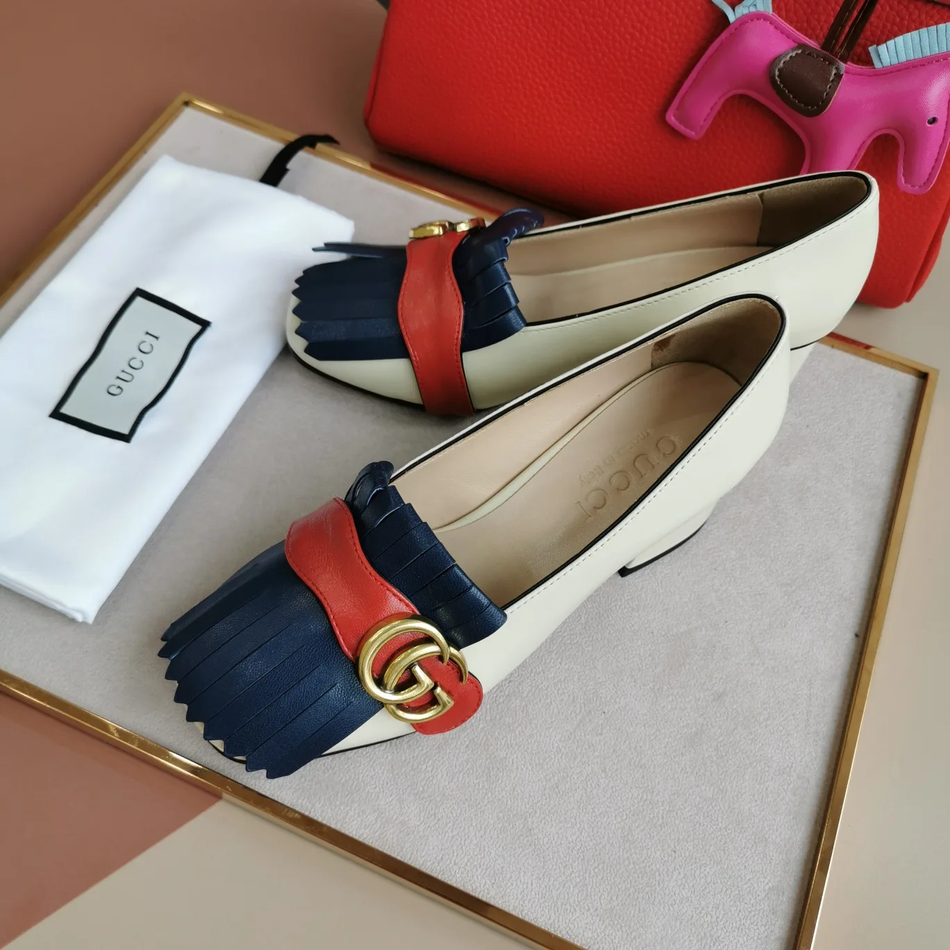 Gucci Wmns White And Blue Leather Mid-Heel Pump Secondary image