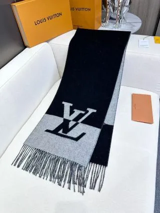 Louis Vuitton Graphic Dual Scarf Secondary image