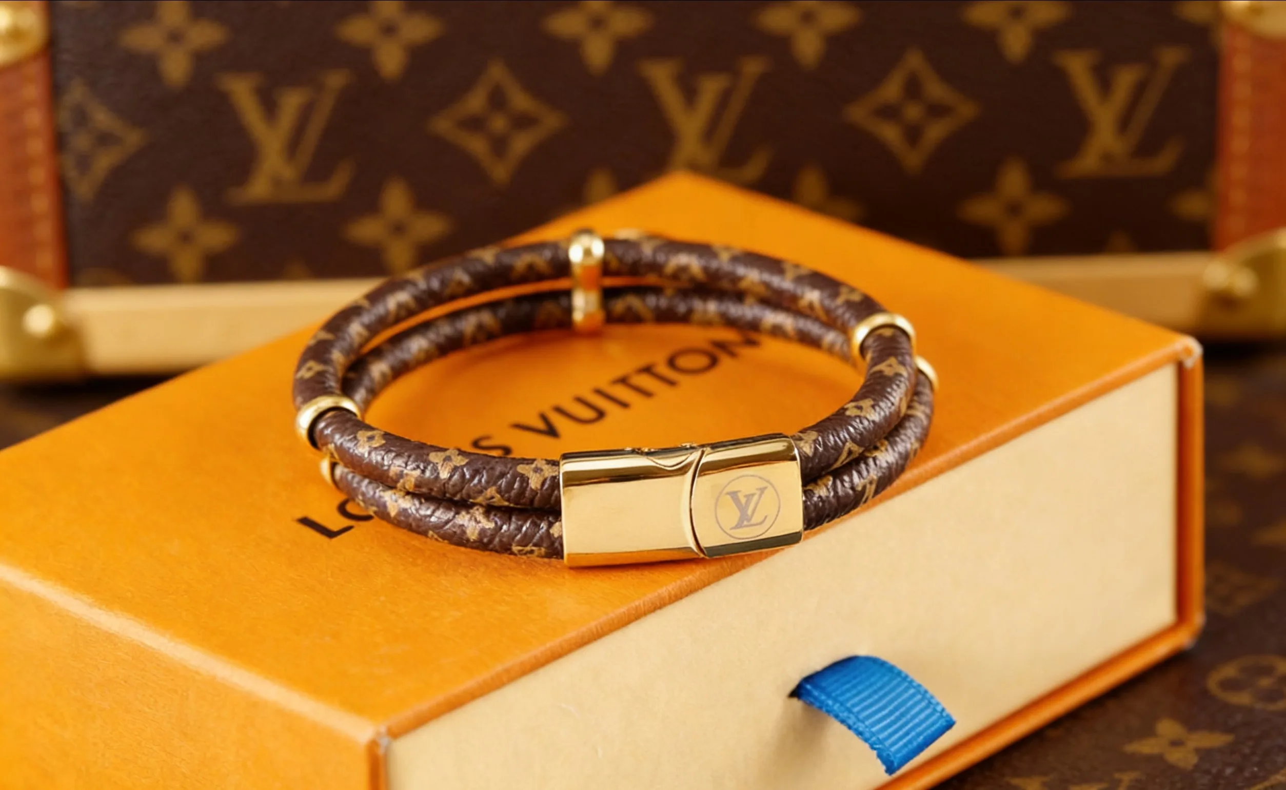 Louis Vuitton LV Keep It Twice M8109E