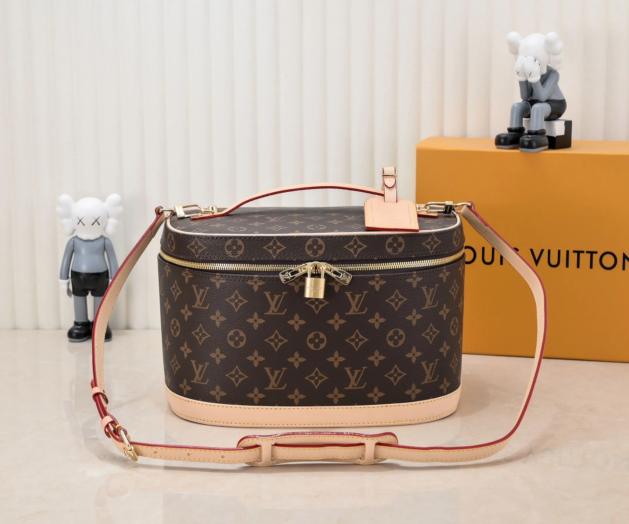 Louis Vuitton Nice Mini Toiletry Pouch 32Cm M47280