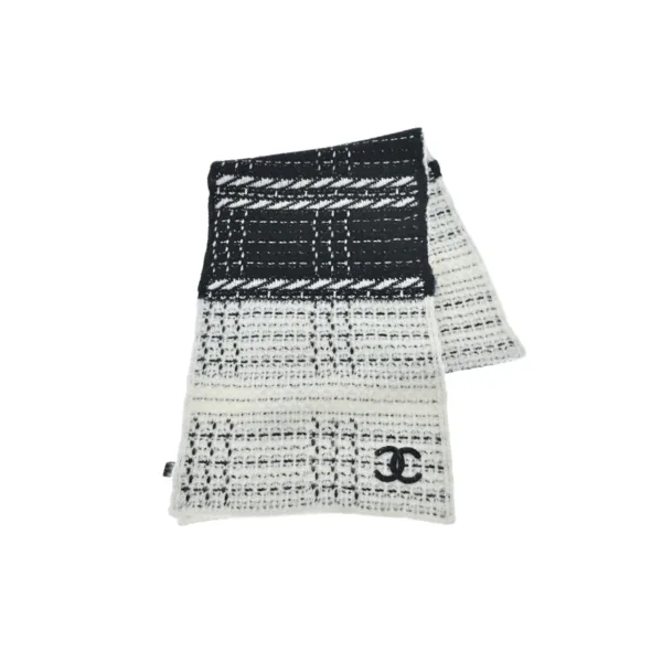 Chanel Scarves White And Black Main image