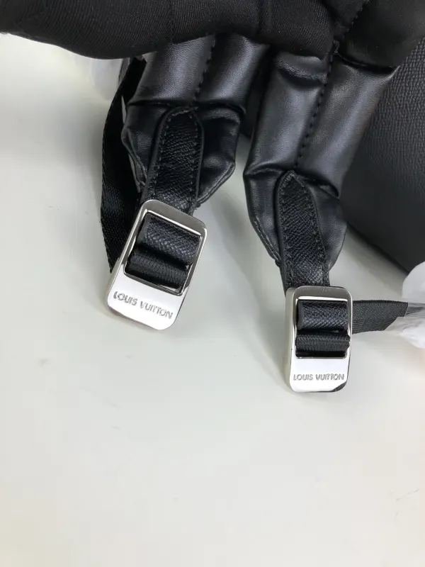 Louis Vuitton Discovery Backpack Pm Black 40Cm M30230