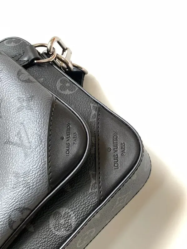Louis Vuitton Trio Messenger Bag 24Cm M69443