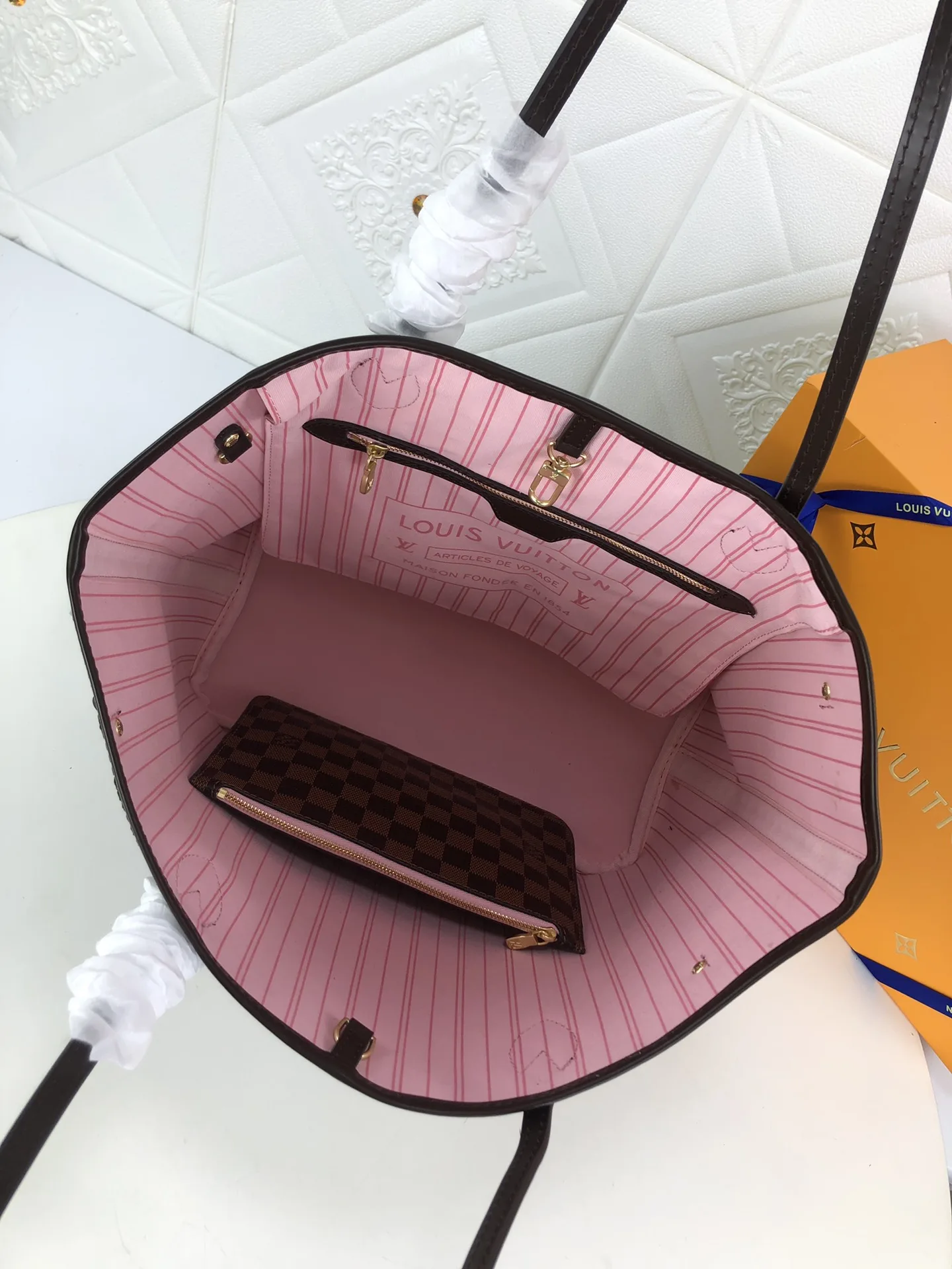 Louis Vuitton Damier Ebene Neverfull Gm Brown And Light Pink 40Cm N41357 Secondary image