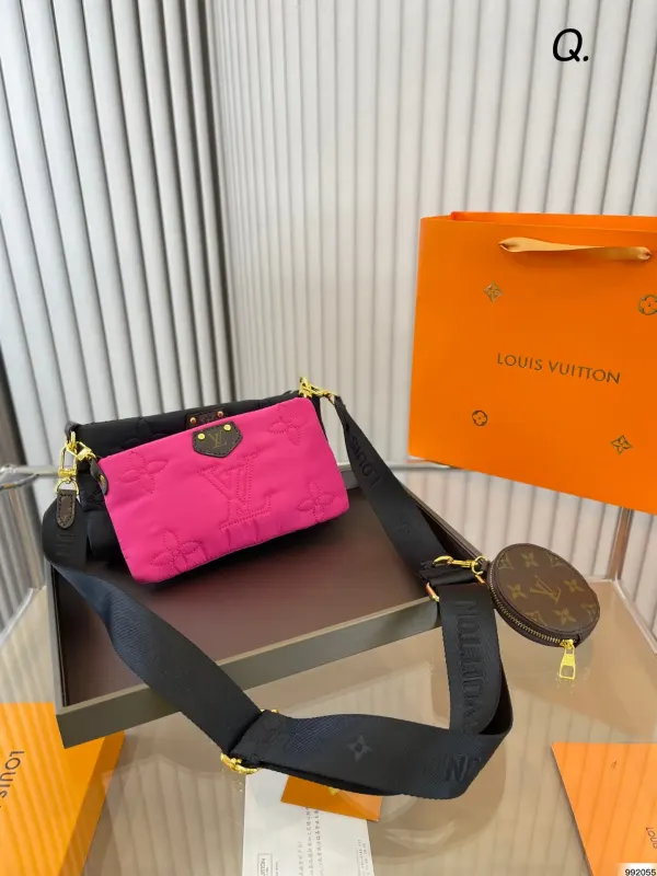 Louis Vuitton Maxi Multi Pochette Accessoires Black Pink 25Cm