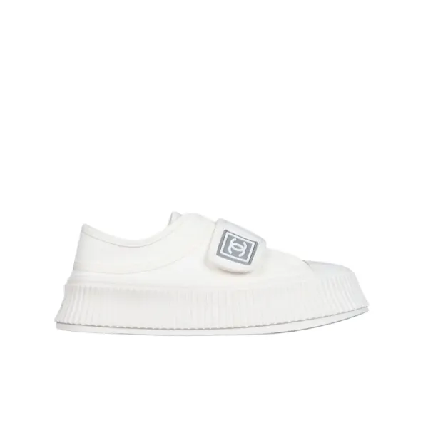 Chanel Logo Embroidered Shearling Cream Slides – 37 Eu 6 Us 24 Cm 9 4 In