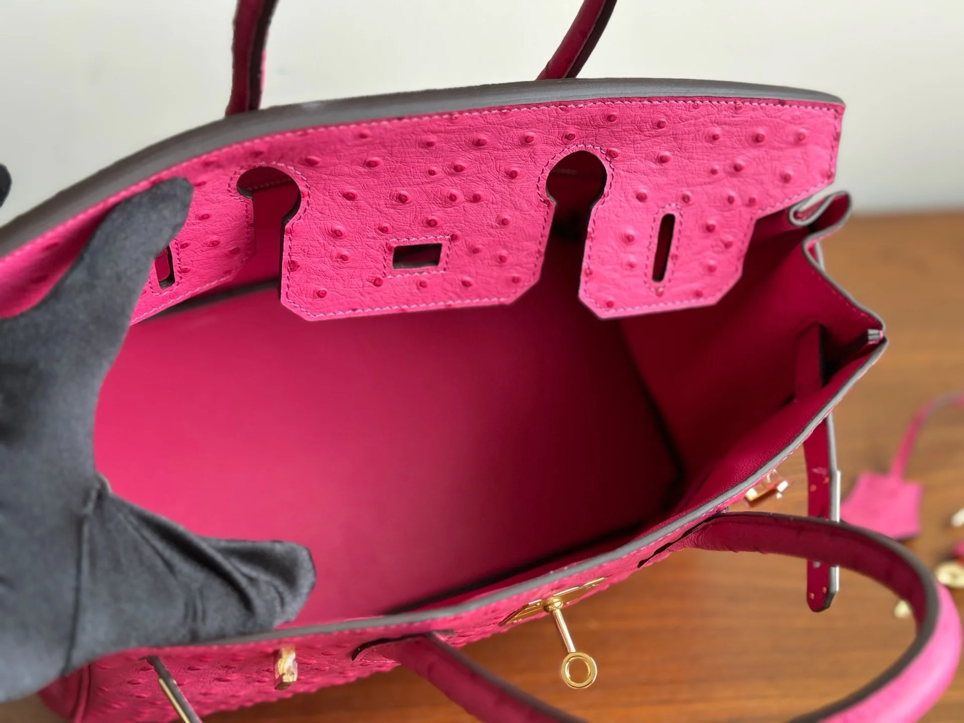 H Birkin 30 Pink Ostrich Pattern Gold Hardware Secondary image
