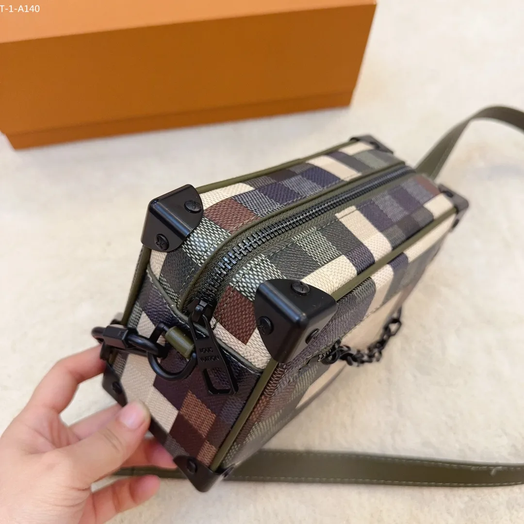 Louis Vuitton Mini Soft Trunk Green 20Cm M24581 Secondary image