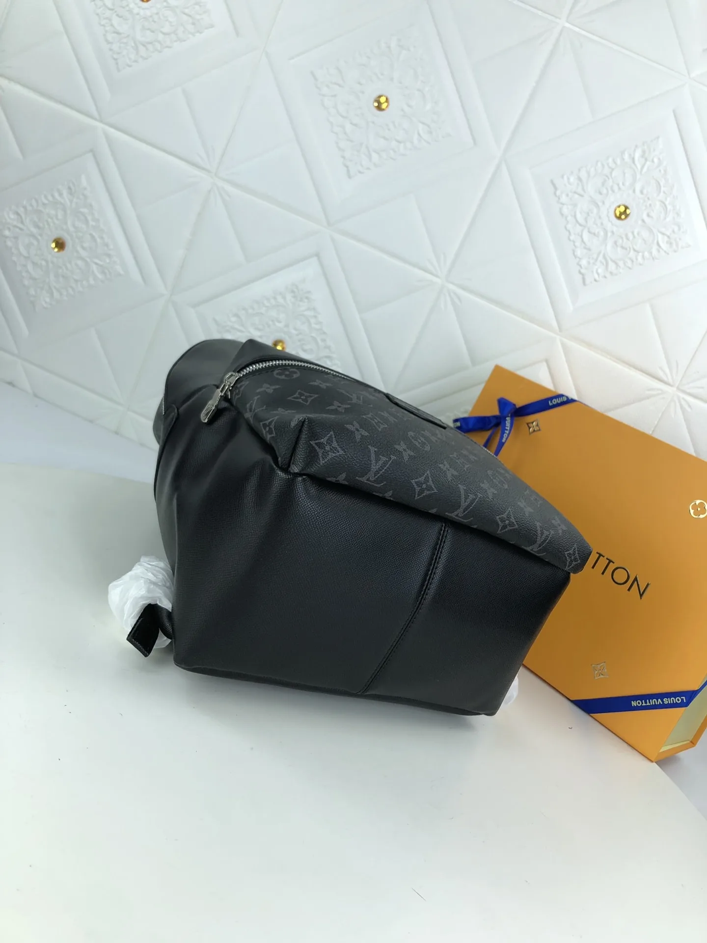 Louis Vuitton Discovery Backpack Pm Black 40Cm M30230