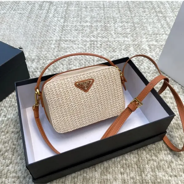 Prada Crochet And Leathe Pouch Bag Natural 18Cm 1Nr025 2Cyc F0018