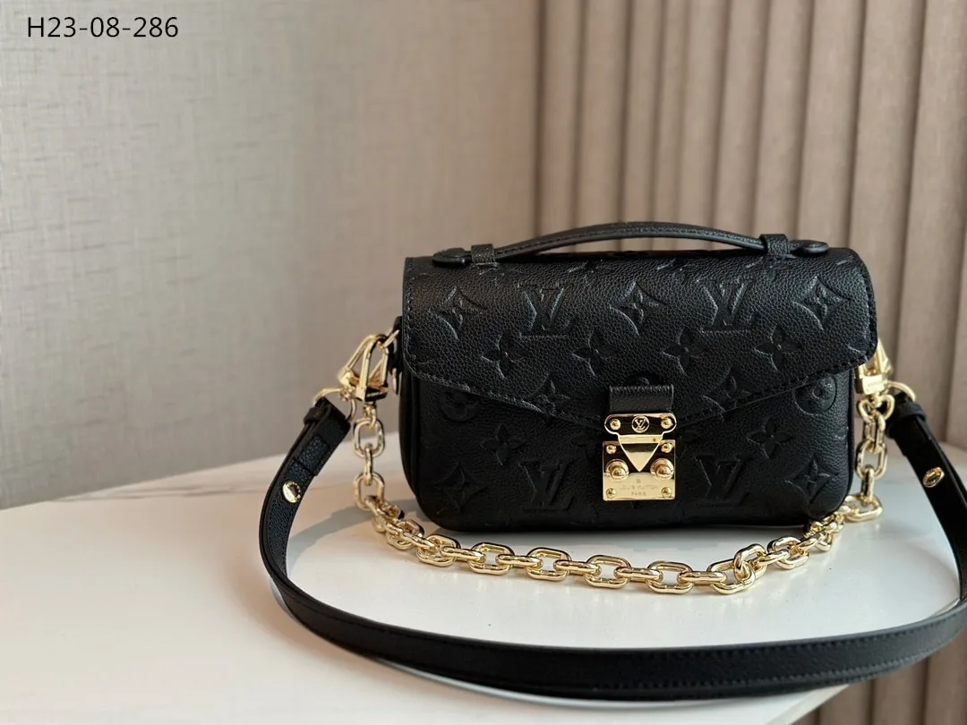 Louis Vuitton Pochette Metis East West Bag Black 21Cm M46595 Secondary image