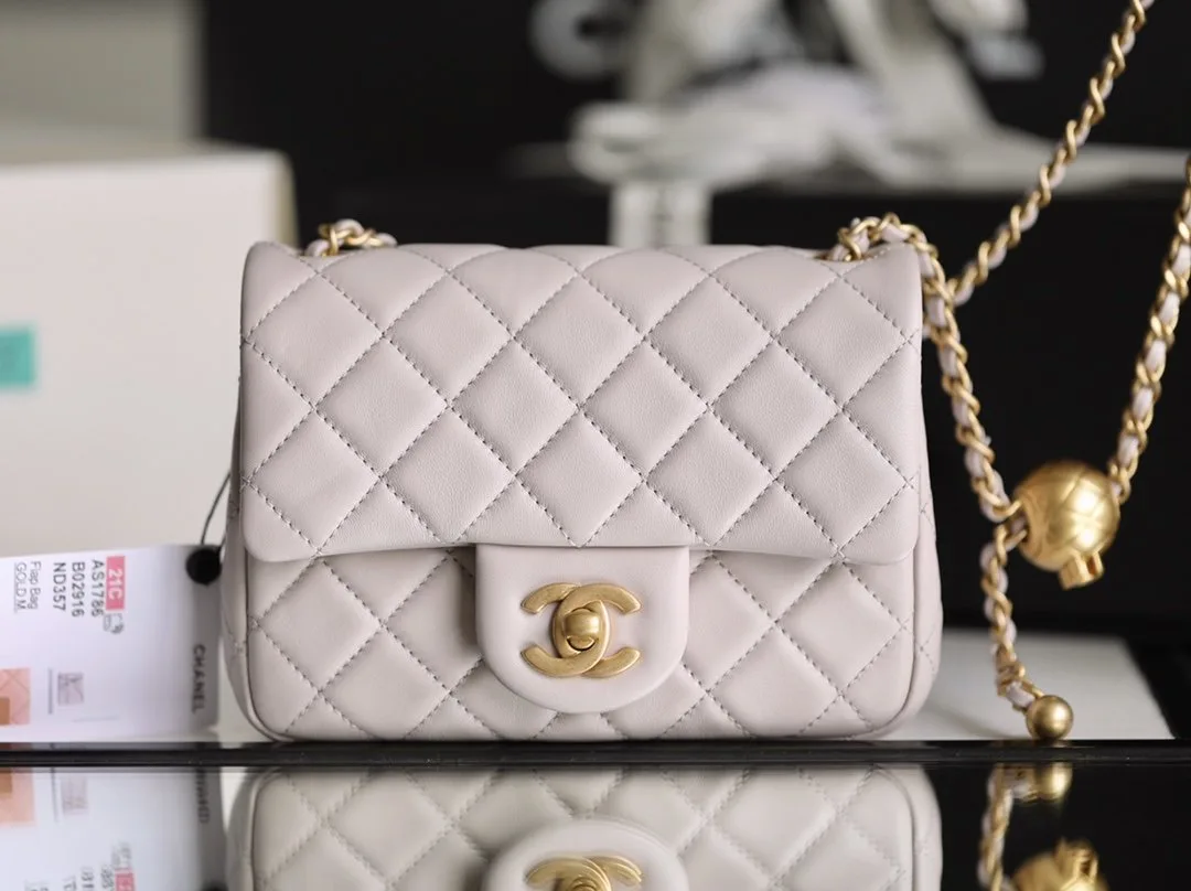 Chanel Lambskin Quilted Mini Square Pearl Crush Flap Bag Light Purple 18Cm Secondary image