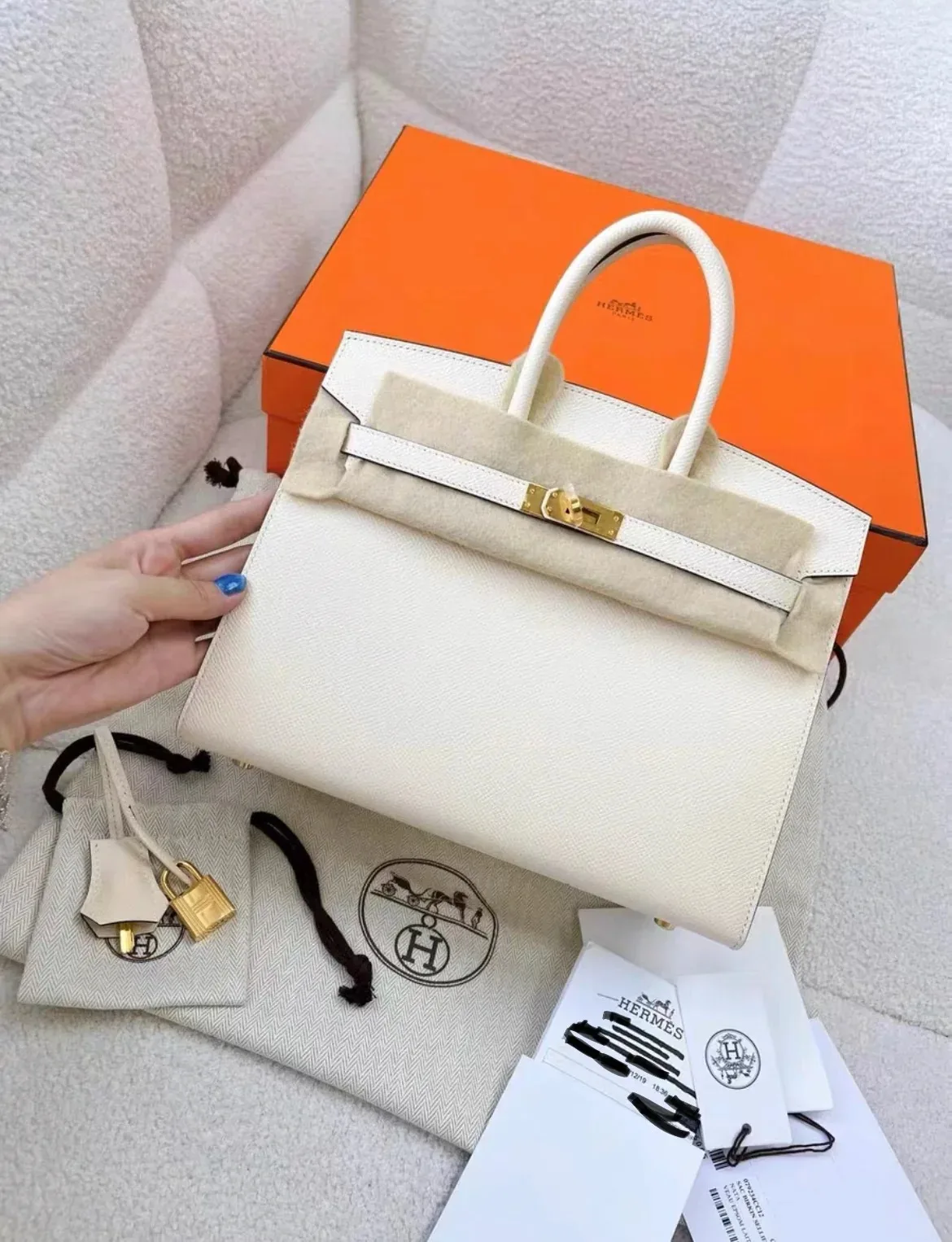 Hermès Birkin Sellier 30 Craie Epsom With Gold Hardware Secondary image