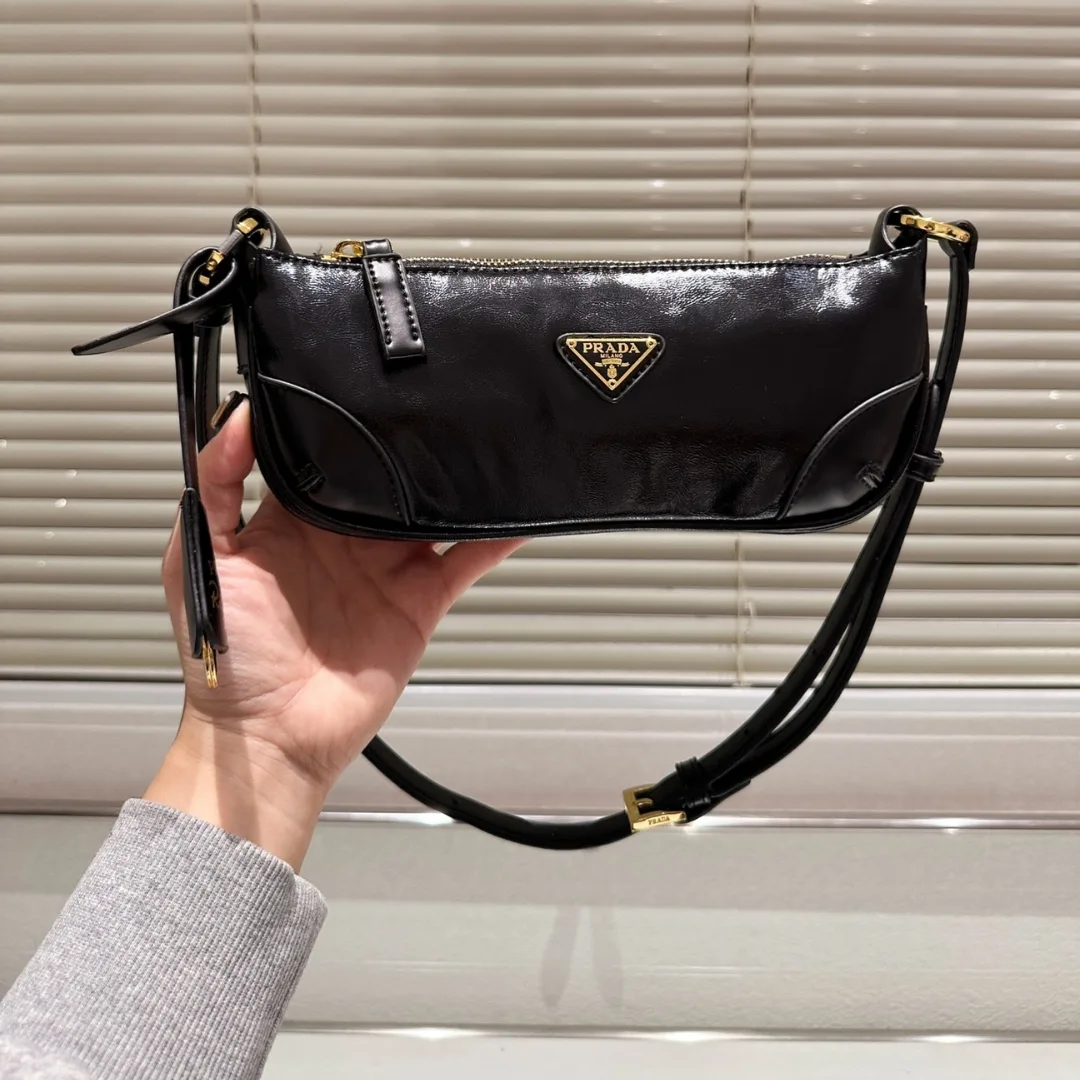 Prada Re Edition 2002 Leather Shoulder Bag Black Secondary image