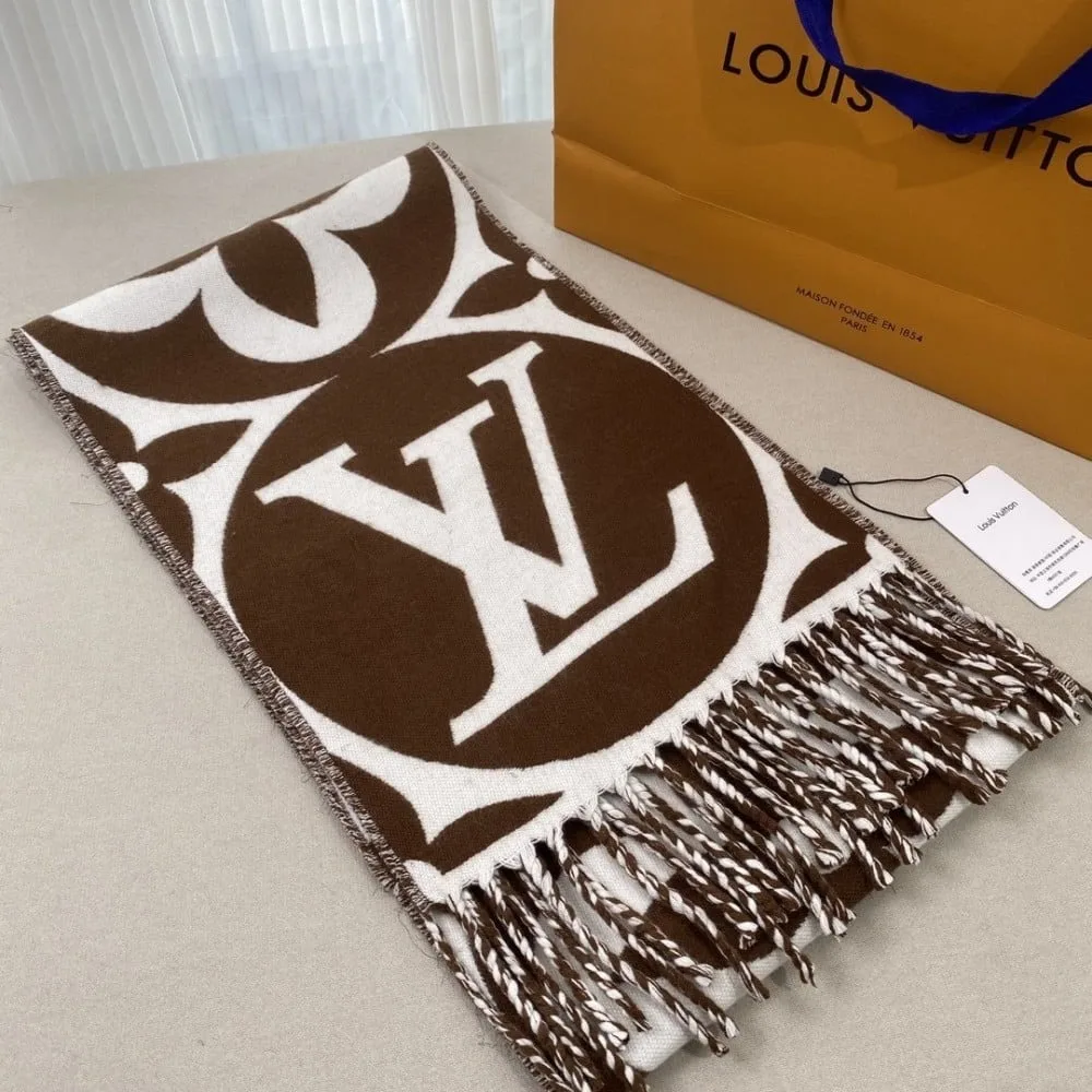 Louis Vuitton LV Medallion Wool Scarf Secondary image