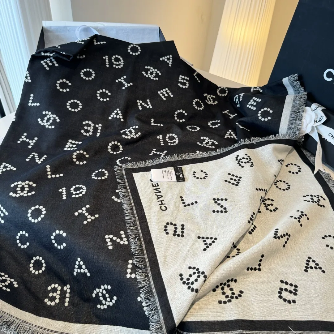 Chanel CC With Pink Flower Square Scarf White 90cm Secondary image