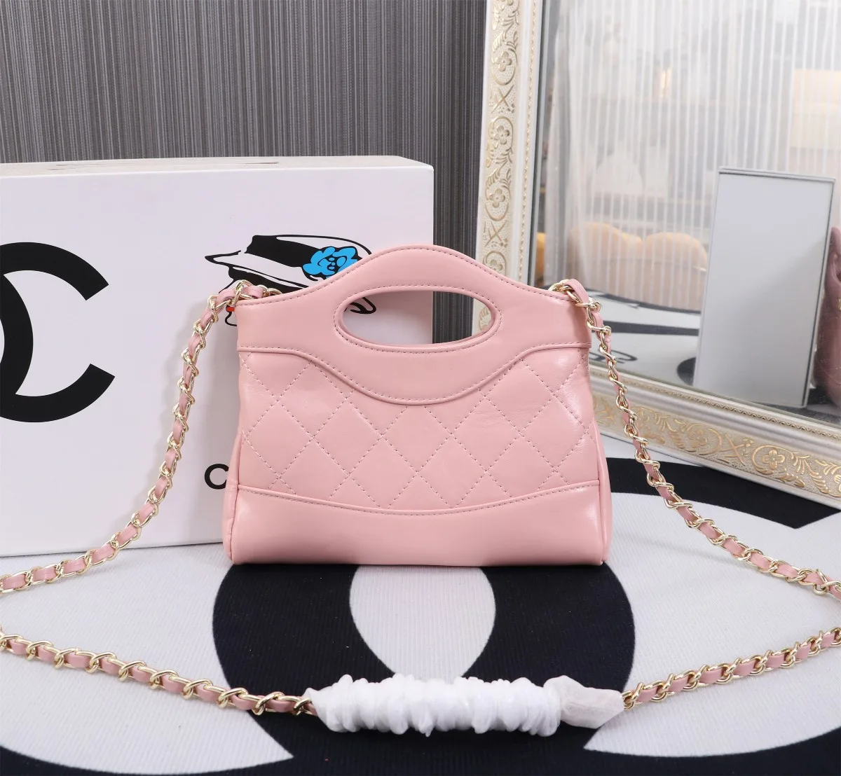 Chanel Shopping Bag Shiny Lambskin Pink 19Cm As4854 B16220 Nw784