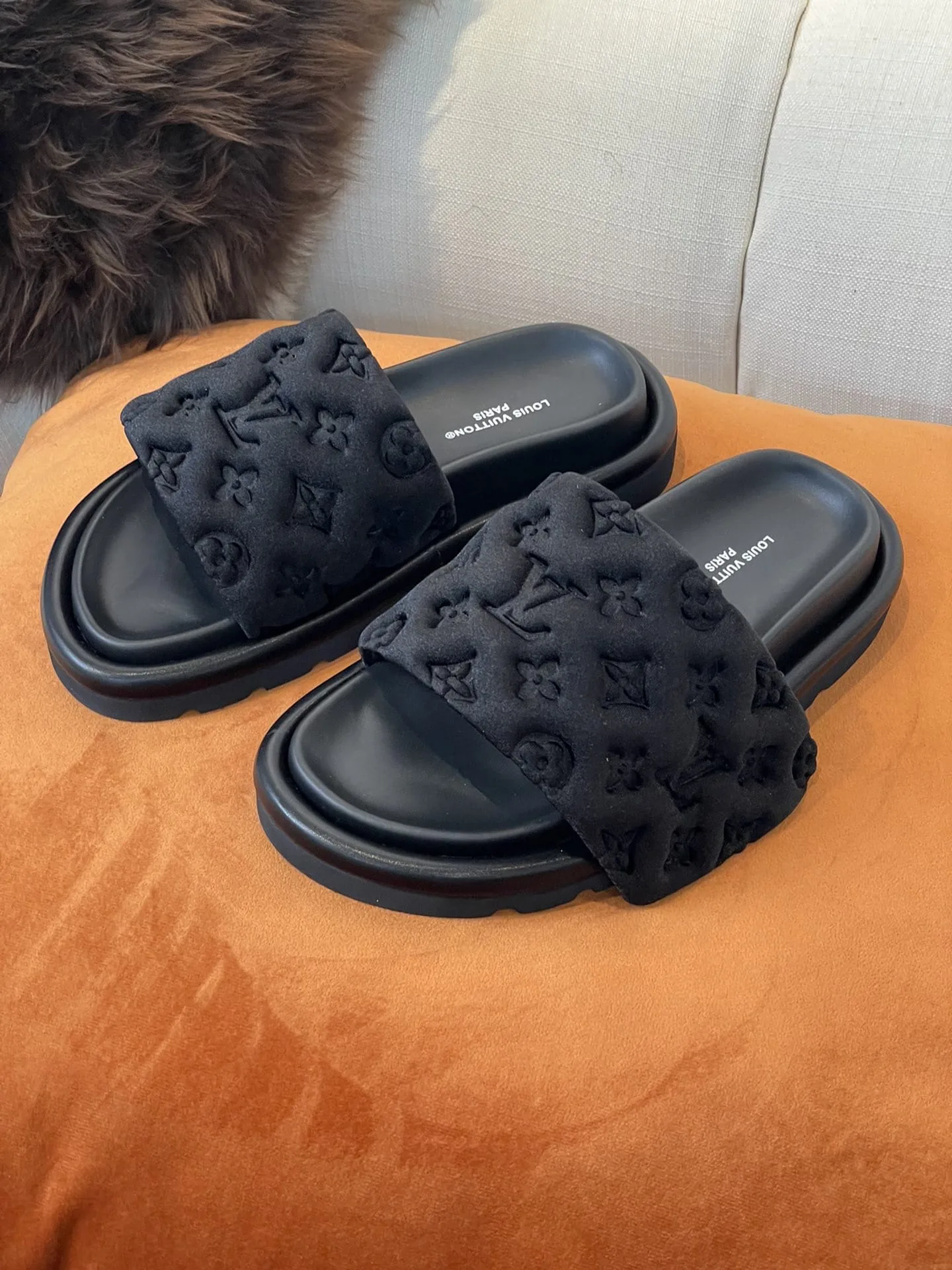 Louis Vuitton Pool Pillow Flat Comfort Mules Secondary image