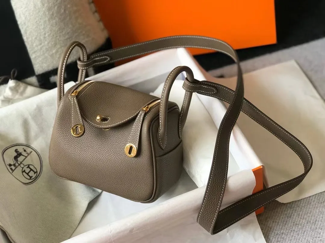 H Mini 19Cm Lindy Taurillon Clemence Etoupe With Gold Hardware Secondary image