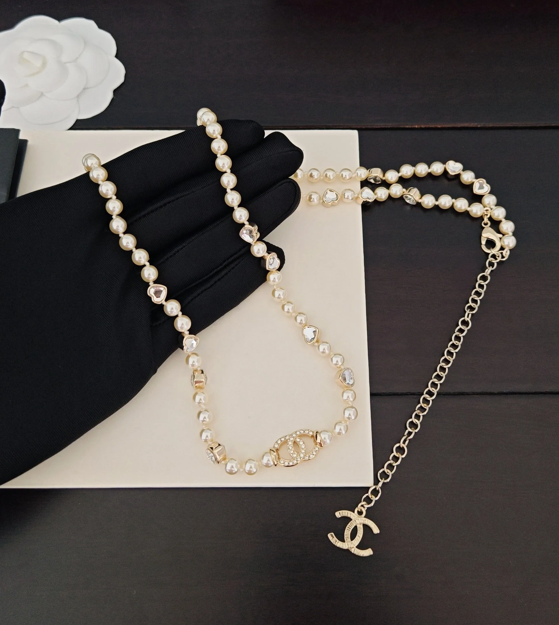 Chanel CC Strass And Heart Motif Pearl Sautoir Necklace – Light Gold-Tone