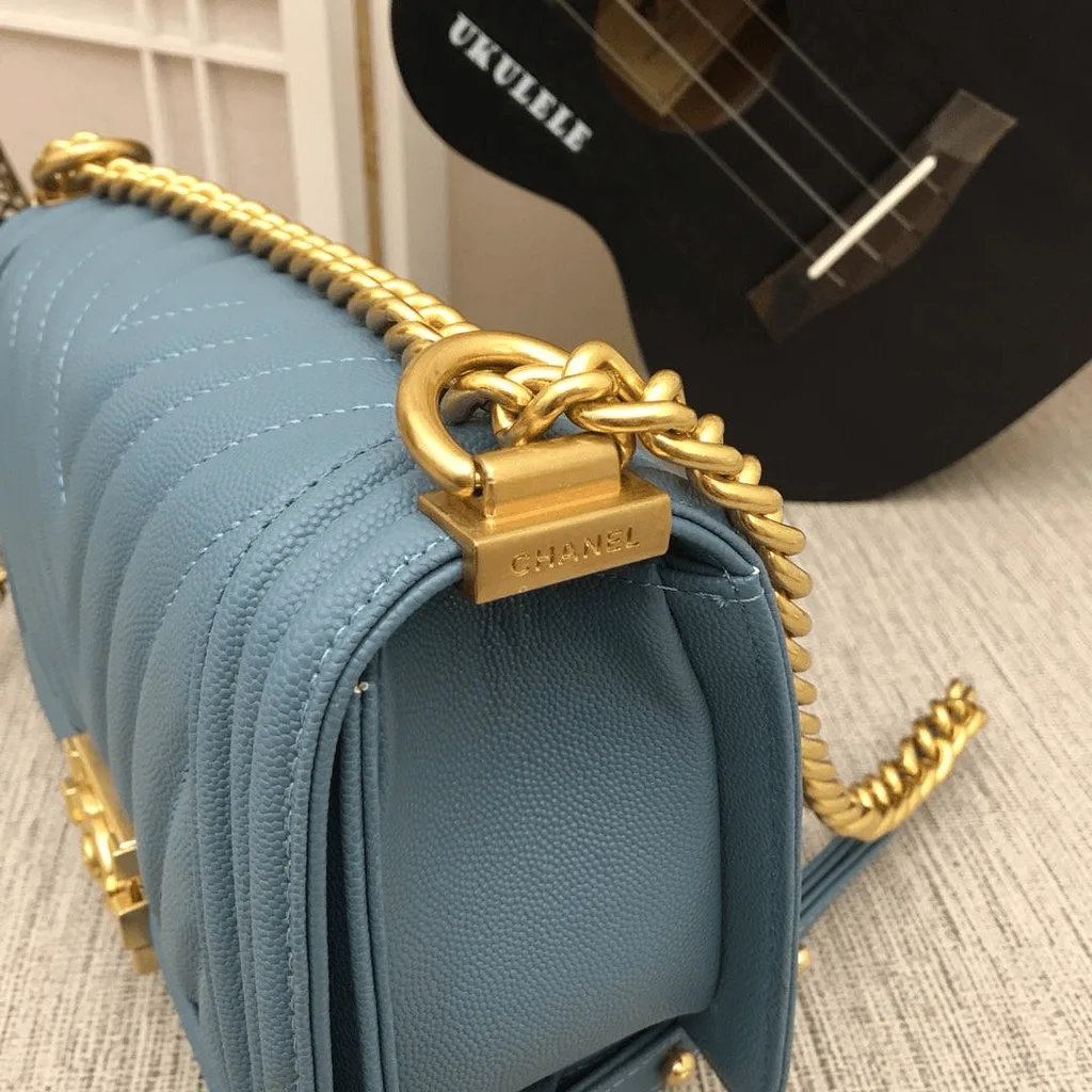 Chanel Medium Boy Bag Blue Chevron Caviar Gold Hardware Secondary image