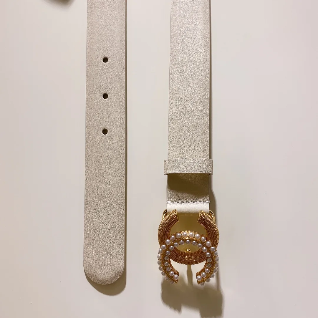 Chanel Leather Belt with CC Buckle in Metal White 3cm Secondary image