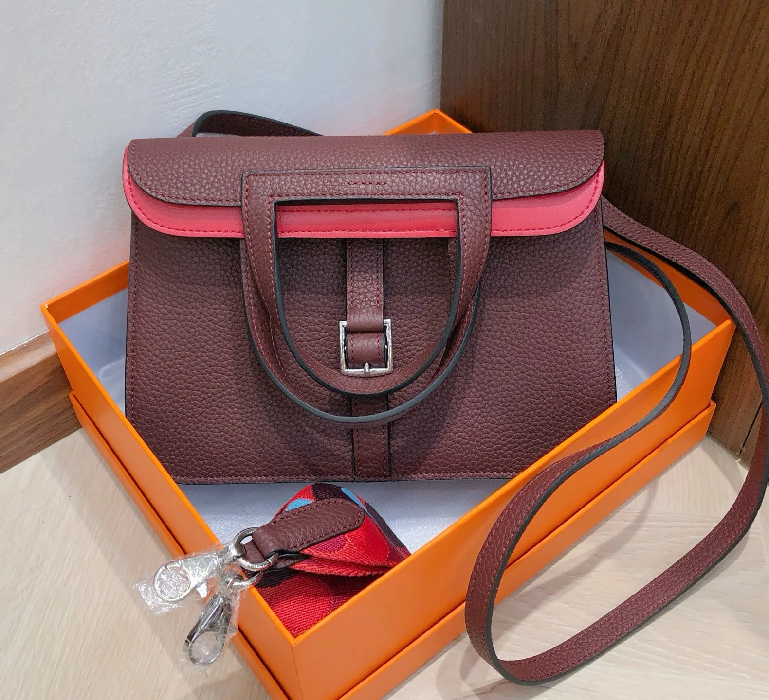 H Halzan 25 Taurillon Clemence Verso In Cassis/ Rouge Grenat Palladium Hardware Secondary image