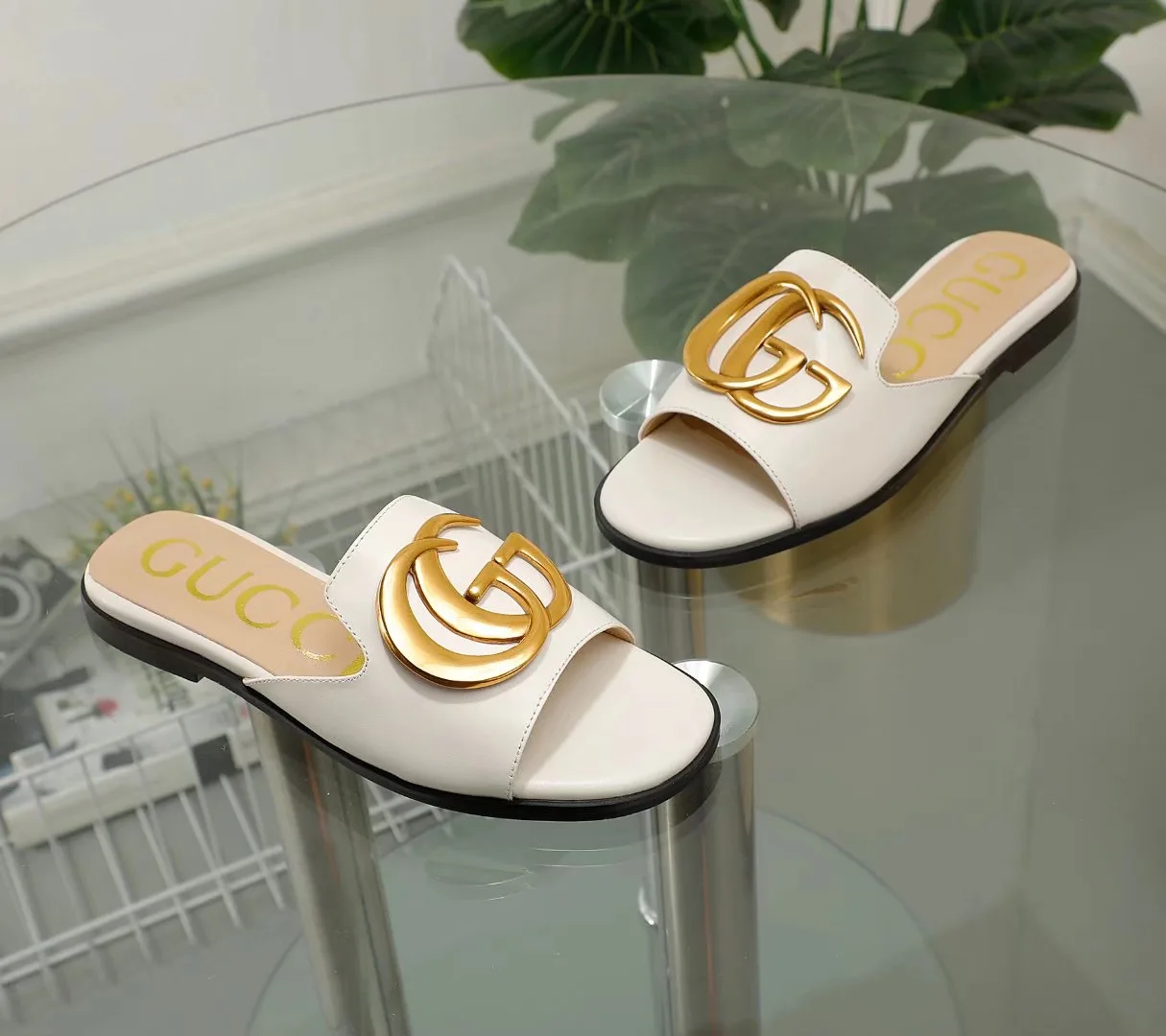 Gucci Princetown GG Slippers Leather White Secondary image