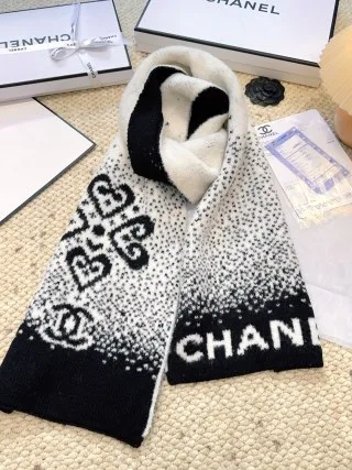 Chanel Knit Scarf Black and White