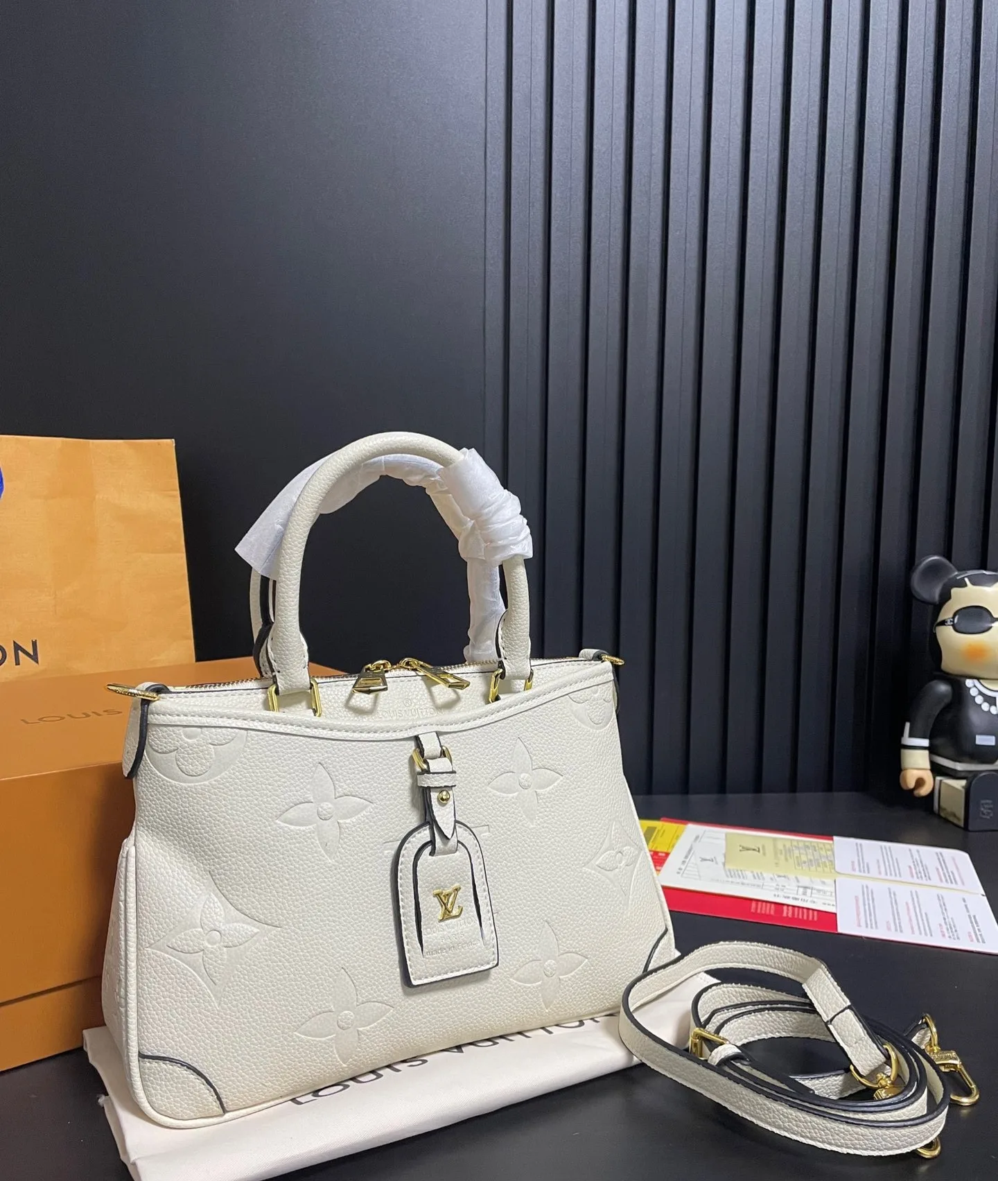 Louis Vuitton Trianon Pm Monogram Empreinte White 28Cm M46503 Secondary image