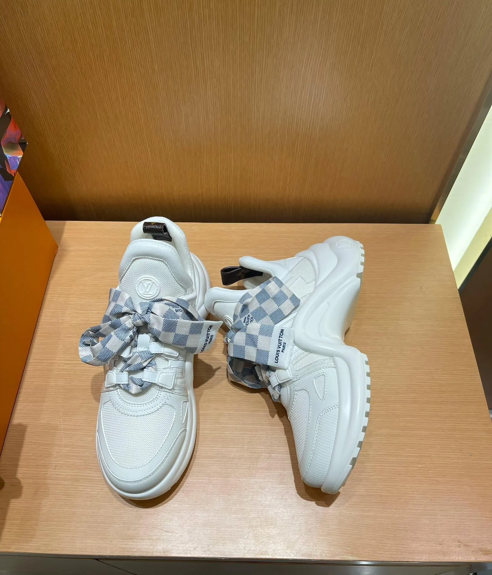 Louis Vuitton Archlight 1.0 Sneakers White Plaid Ribbon Secondary image