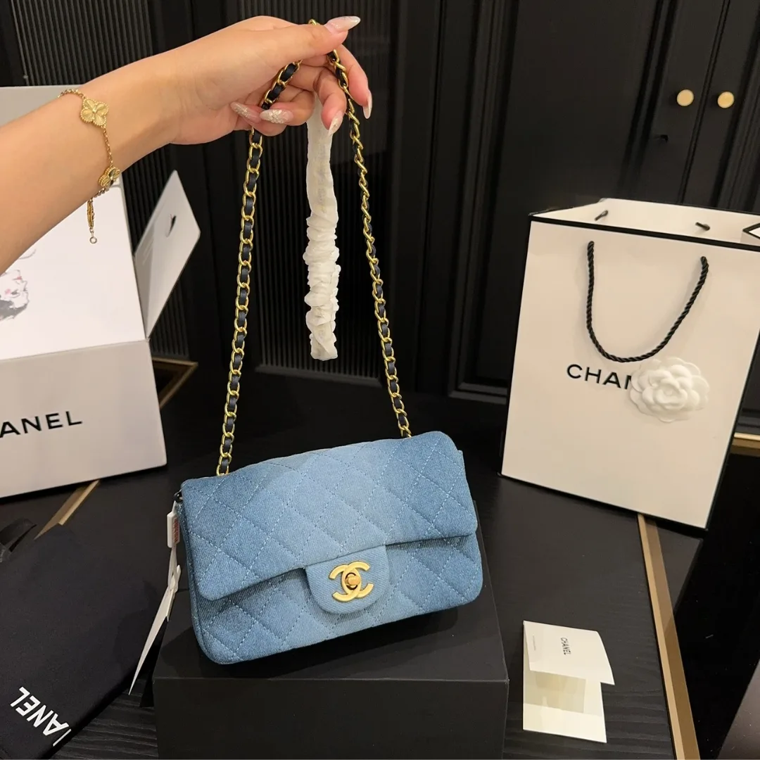 Chanel Classic Handbag Washed Denim And Gold Tone Metal Blue 19Cm A01112 B16747 Nx158 Secondary image
